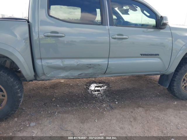 3TMAZ5CN5NM184239 Toyota Tacoma Trd Sport