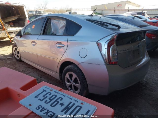 JTDKN3DU3F1887590 Toyota Prius Three