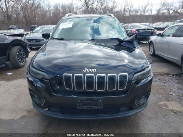 1C4PJLCB4KD222904 Jeep Cherokee Latitude Fwd