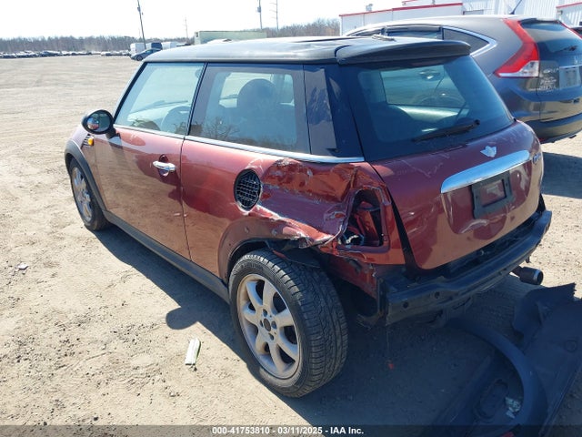 2007 MINI COOPER WMWMF33537TU60428 Photo 2