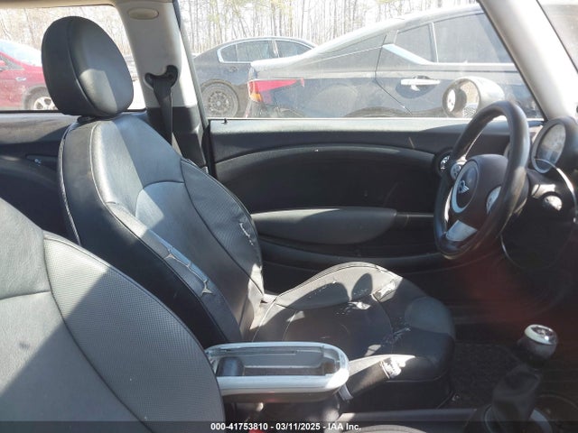 2007 MINI COOPER WMWMF33537TU60428 Photo 4