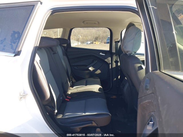 1FMCU9GDXKUA09200 Ford ESCAPE SE