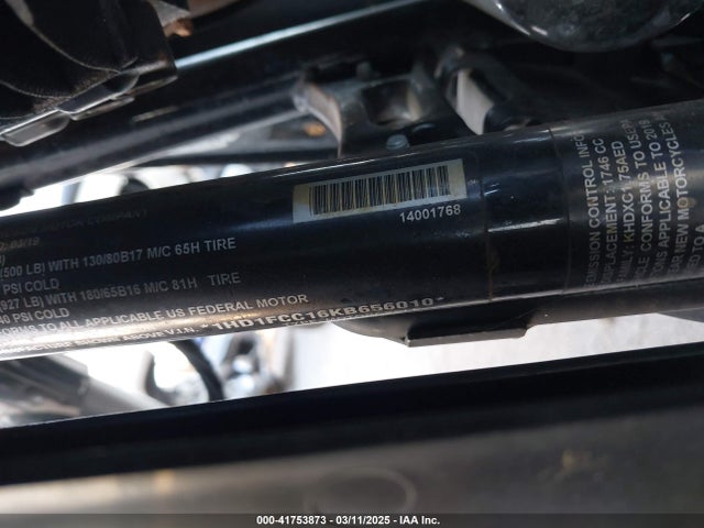 2019 HARLEY-DAVIDSON FLHTCU 1HD1FCC16KB656010 Photo 9