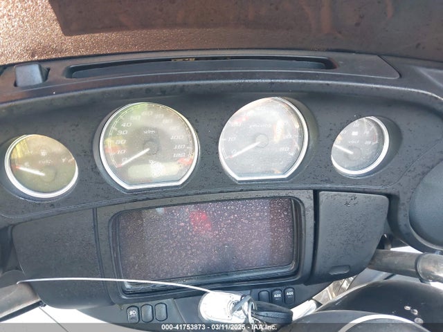 2019 HARLEY-DAVIDSON FLHTCU 1HD1FCC16KB656010 Photo 6