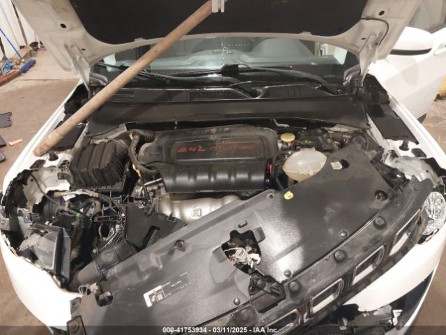3C4NJDBB2JT373179 Jeep Compass Latitude 4x4