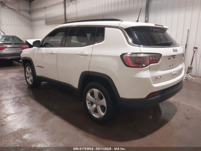 3C4NJDBB2JT373179 Jeep Compass Latitude 4x4