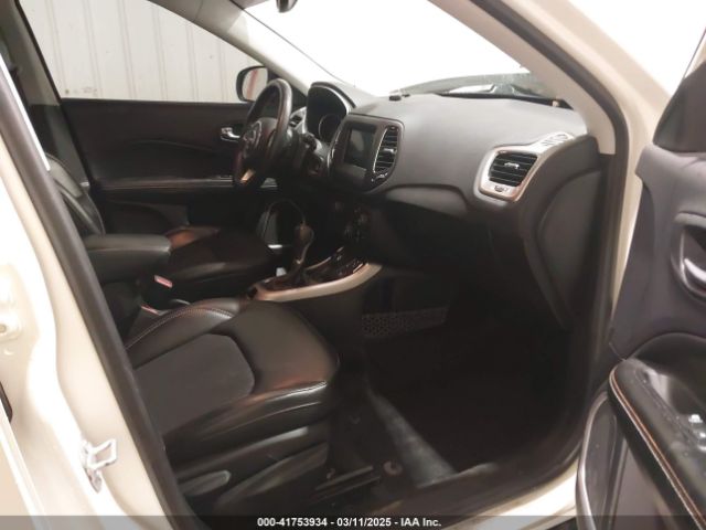 3C4NJDBB2JT373179 Jeep Compass Latitude 4x4
