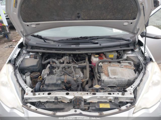 JTDKDTB35E1557798 Toyota Prius C Two