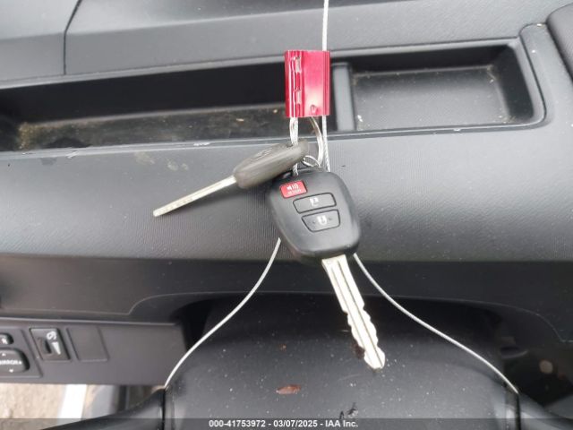 JTDKDTB35E1557798 Toyota Prius C Two