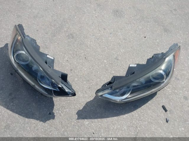 KMHD74LF9HU407738 Hyundai ELANTRA SE