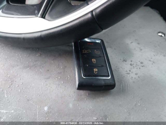 1C4RJJAG8M8211248 Jeep Grand Cherokee L Laredo 4x2