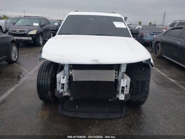 1C4RJJAG8M8211248 Jeep Grand Cherokee L Laredo 4x2