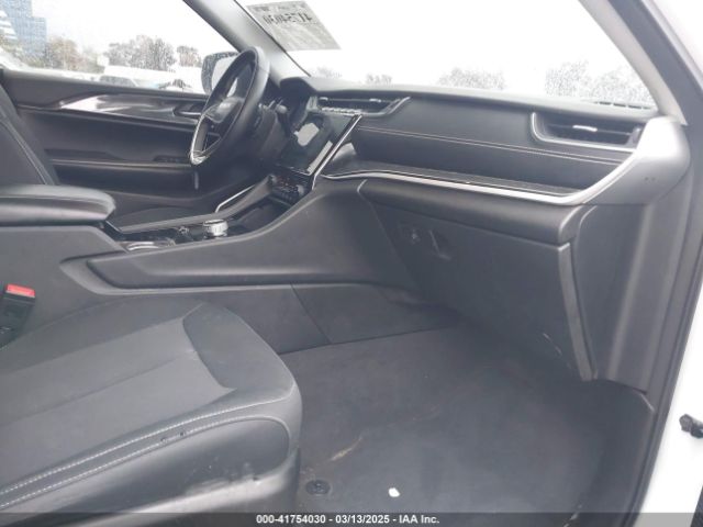 1C4RJJAG8M8211248 Jeep Grand Cherokee L Laredo 4x2