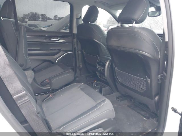 1C4RJJAG8M8211248 Jeep Grand Cherokee L Laredo 4x2