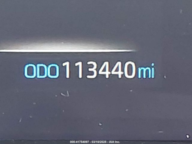 5TDKRKEC6NS092989 Toyota SIENNA LE