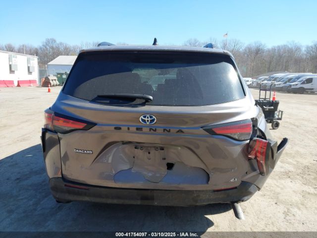 5TDKRKEC6NS092989 Toyota SIENNA LE