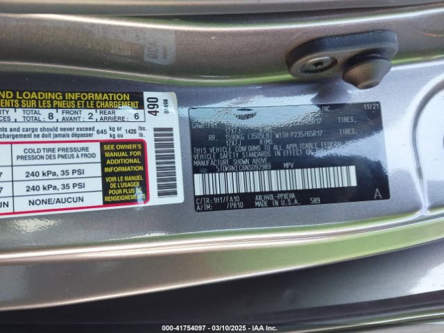 5TDKRKEC6NS092989 Toyota SIENNA LE