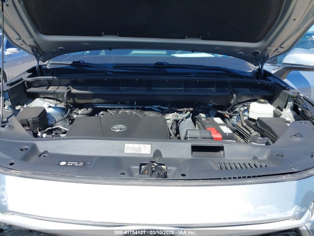 5TDBZRBH0MS110393 Toyota Highlander Le