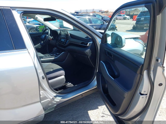 5TDBZRBH0MS110393 Toyota Highlander Le