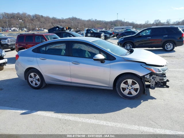 1G1BC5SMXJ7131242 Chevrolet Cruze Ls Auto