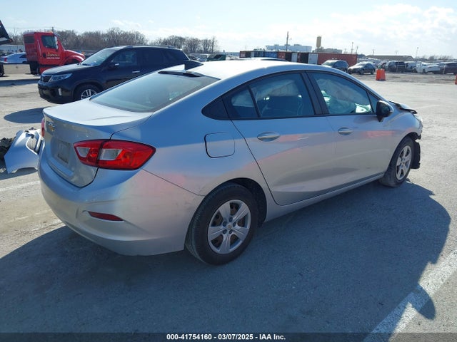 1G1BC5SMXJ7131242 Chevrolet Cruze Ls Auto