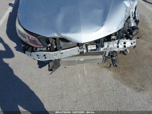 1G1BC5SMXJ7131242 Chevrolet Cruze Ls Auto