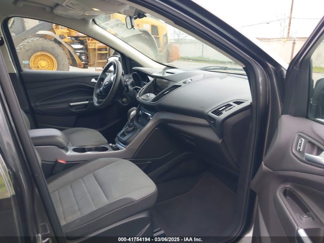 1FMCU0GX4FUB63509 Ford ESCAPE SE