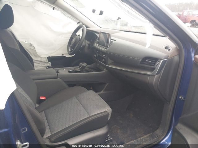 JN8BT3BA9PW408063 Nissan Rogue Sv Fwd