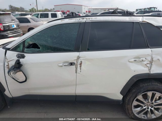 2T3C1RFV8MW136458 Toyota Rav4 Xle Premium