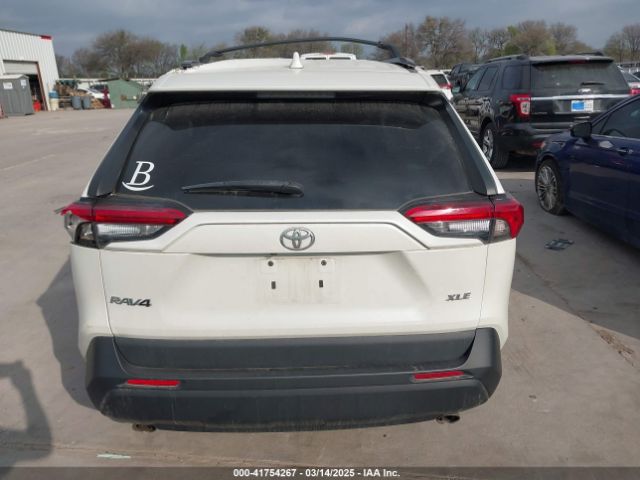 2T3C1RFV8MW136458 Toyota Rav4 Xle Premium