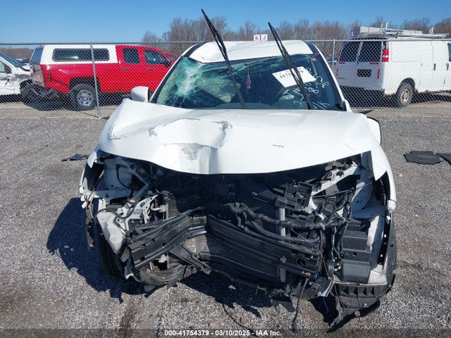 5N1AT2MV5JC773927 Nissan ROGUE S
