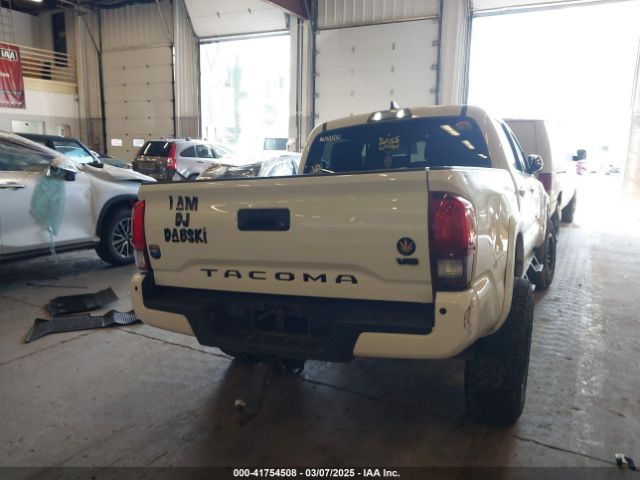 3TMCZ5AN0JM164924 Toyota Tacoma Trd Sport