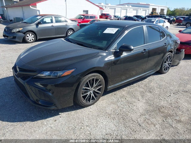4T1T11AK5NU635999 Toyota CAMRY SE