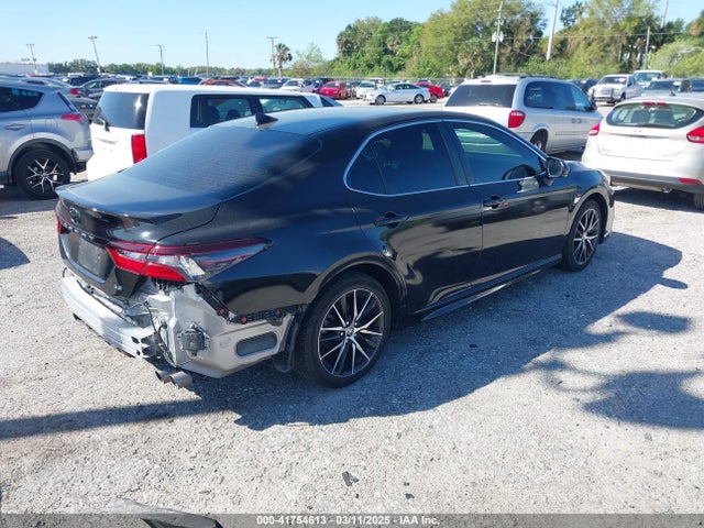 4T1T11AK5NU635999 Toyota CAMRY SE