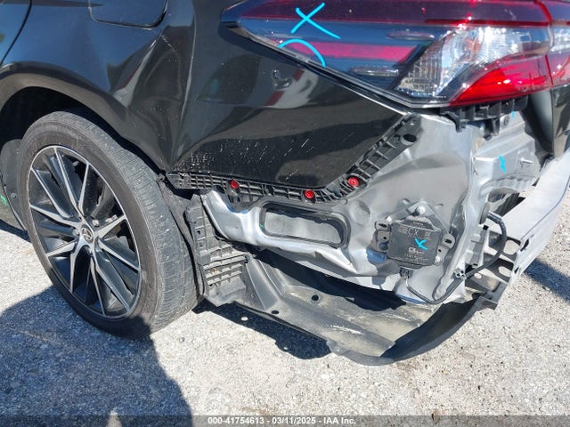 4T1T11AK5NU635999 Toyota CAMRY SE