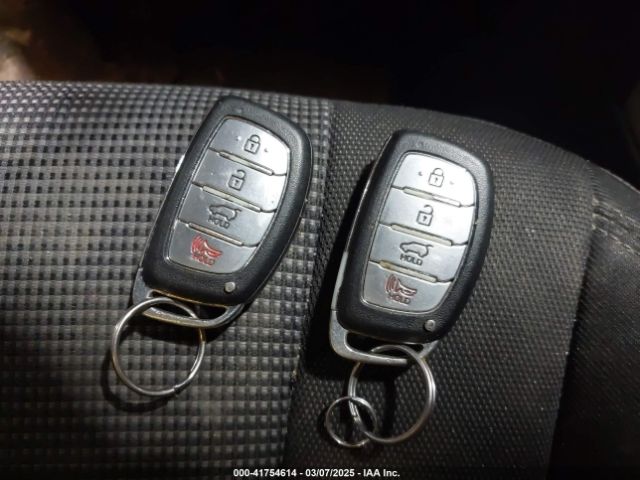 KMHD35LH2GU266352 Hyundai ELANTRA GT