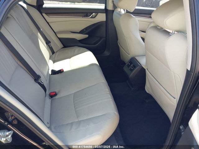 Honda Accord Touring 2018 1HGCV1F99JA100833 Image 8