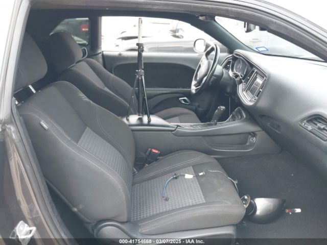 2C3CDZAG0MH635193 Dodge Challenger Sxt