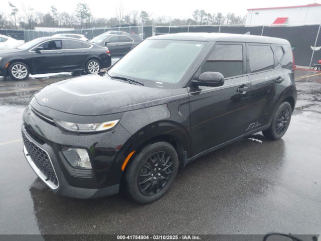 KNDJ23AU7L7004138 KIA SOUL LX