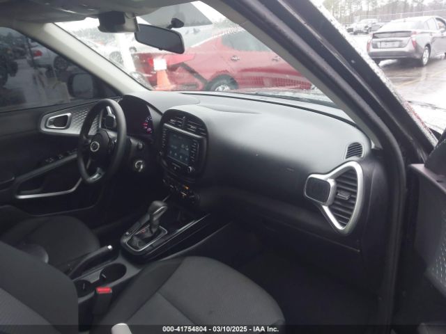 KNDJ23AU7L7004138 KIA SOUL LX