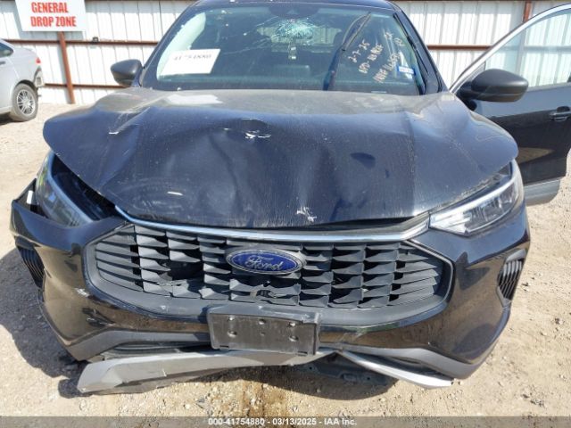 1FMCU0GN8PUA76406 Ford Escape Active
