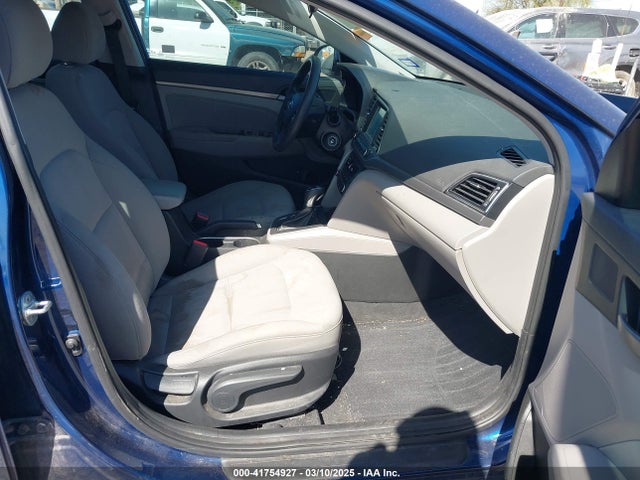 5NPD84LF4JH343609 Hyundai ELANTRA SEL