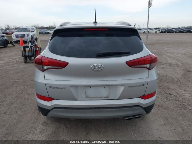KM8J33A28HU436852 Hyundai Tucson Sport