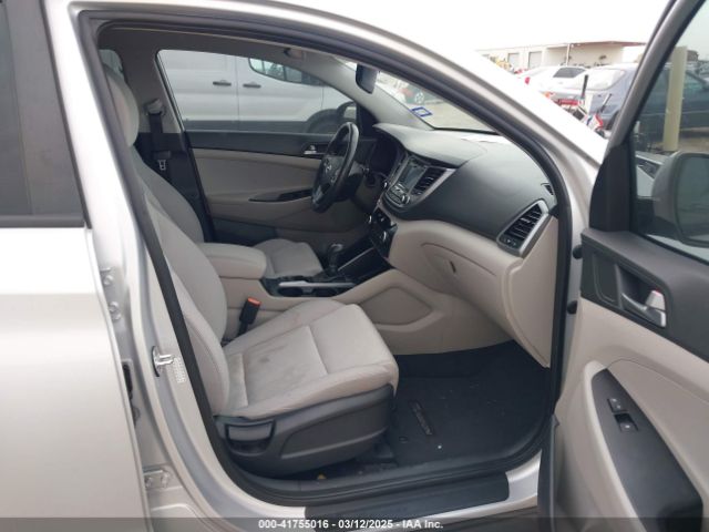 KM8J33A28HU436852 Hyundai Tucson Sport