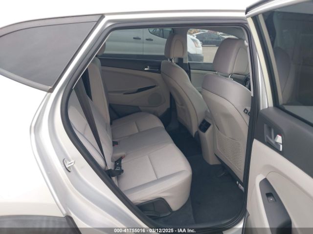 KM8J33A28HU436852 Hyundai Tucson Sport