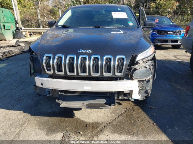 1C4PJMAB8FW577741 Jeep Cherokee Sport