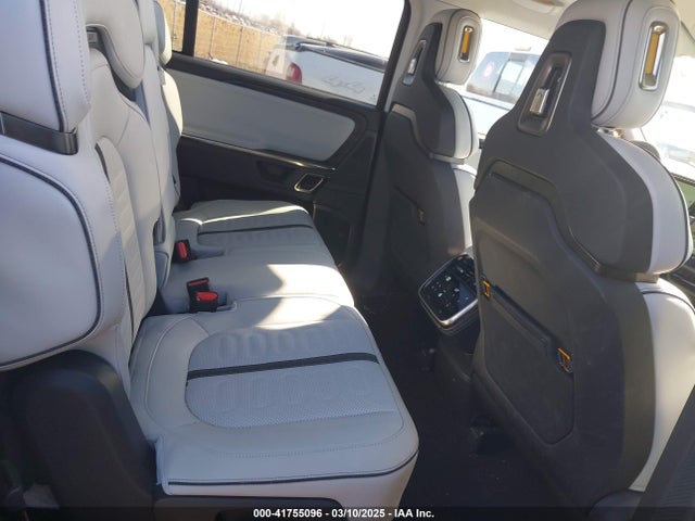 Rivian 2024 2024 7PDSGABA2RN043764 Image 8