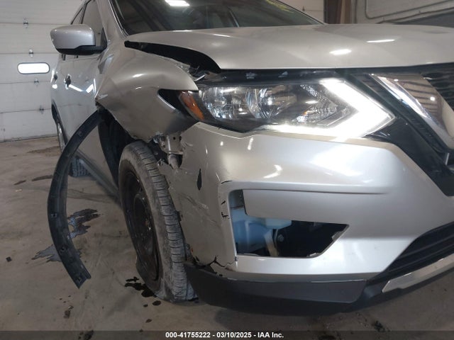 Nissan ROGUE S 2017 KNMAT2MV2HP534326 Image 18