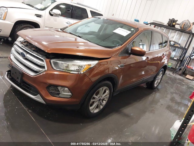1FMCU9GD5HUA81706 Ford ESCAPE SE