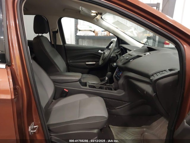 1FMCU9GD5HUA81706 Ford ESCAPE SE
